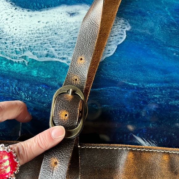 BUY or BUNDLE! Patricia Nash two-toned Bucket Bag 100% leather, full zip top - Picture 6 of 11